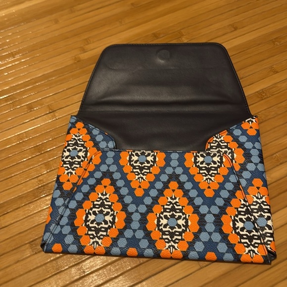 VERA BRADLEY Envelope Marrakesh Beads Faux Leather Flap 10"x8" Tablet Case Blue - Picture 2 of 2